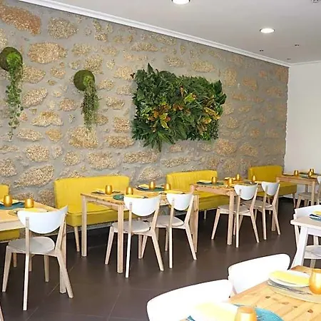 Altitude E Restauracao 酒店 2*